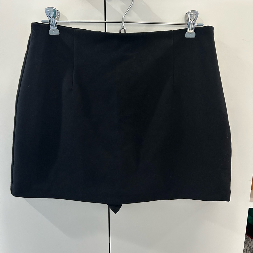 Abercrombie & Fitch Black Mini Skort